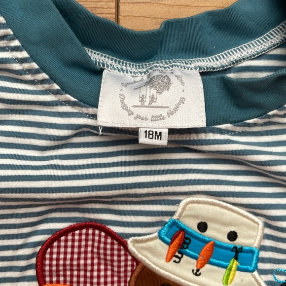 Smocked by Laya and Linc. Boys short sleeve romper with button bottom. Size 18M - Picture 4 of 4